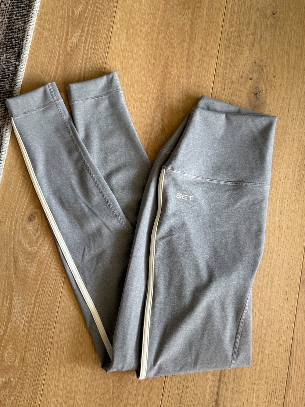 Like New Set Active Sporty Stripe Leggings